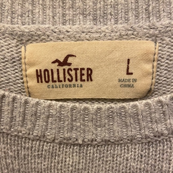 Hollister Off-Shoulder Sweater - Picture 4 of 5